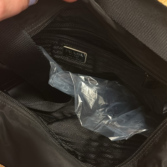 Prada - Picture 4 of 4